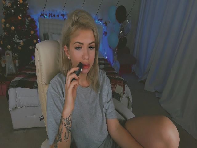 Live sex webcam photo for ArielAniston #271648595