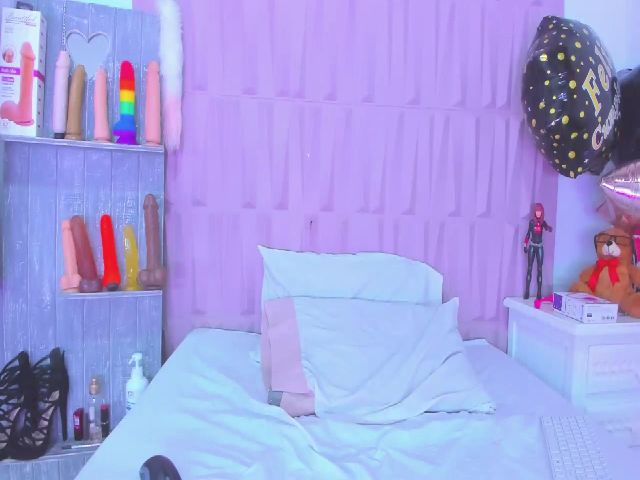 Live sex webcam photo for Cristal_West #271660751