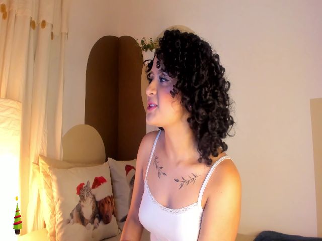 Live sex webcam photo for Amy_love69 #271646635