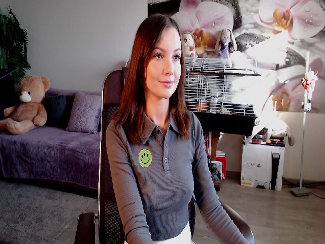 Live sex webcam photo for HoneyIAmHome #271647766