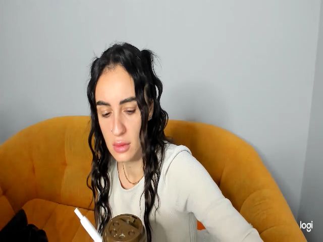 Live sex webcam photo for YourMissMasha #271650745