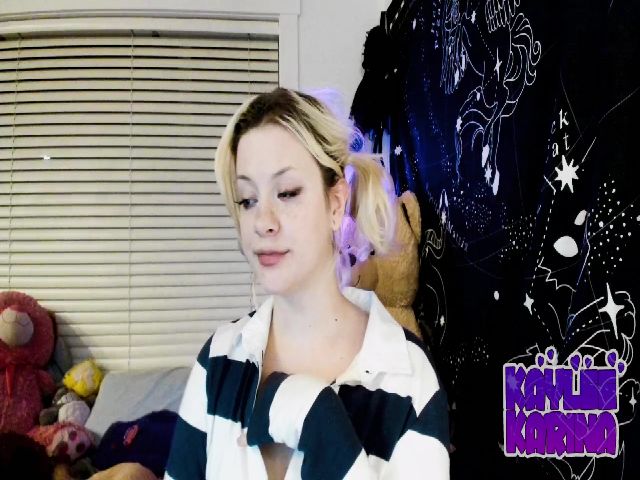 Live sex webcam photo for KayleeKarina #271653610