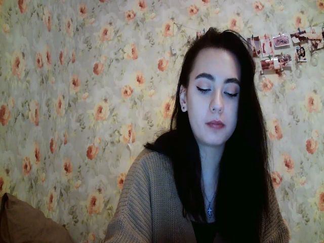 Live sex webcam photo for lolly_hollyy #271658896