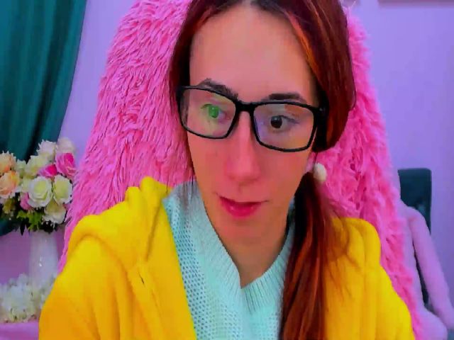 Live sex webcam photo for amyjune01 #271659135