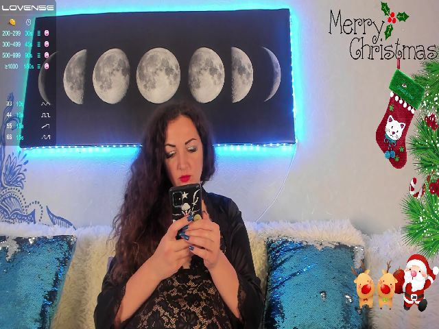 Live sex webcam photo for AlenaMoon #271657910