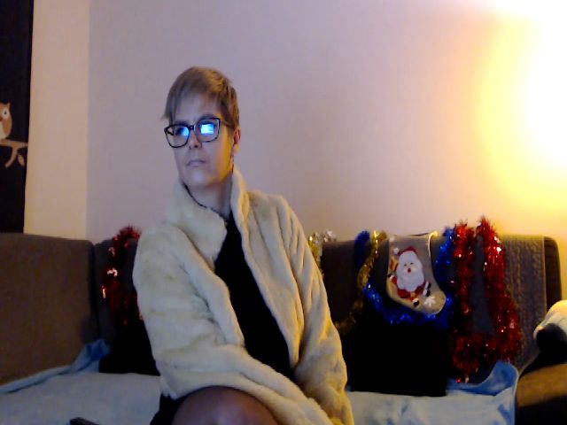 Live sex webcam photo for IamMiky #271659819