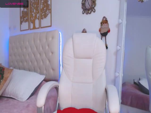 Live sex webcam photo for Marti_castle #271659855