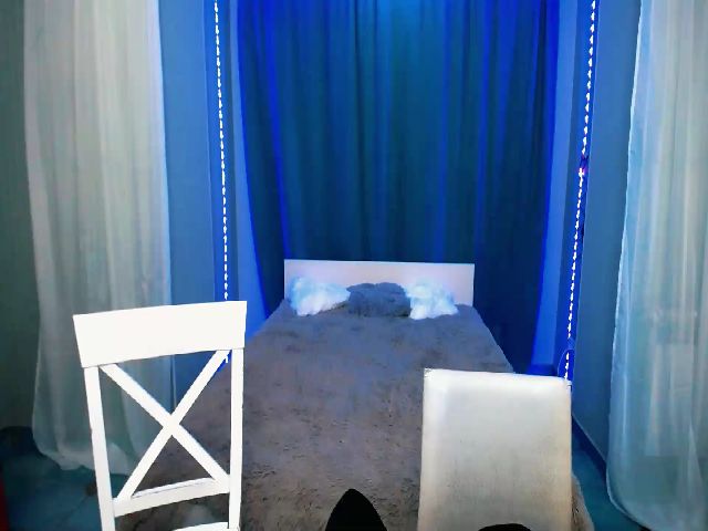 Live sex webcam photo for Anna_Ann__ #271651697