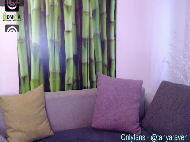 Live sex webcam photo for TanyaRaven #271651915
