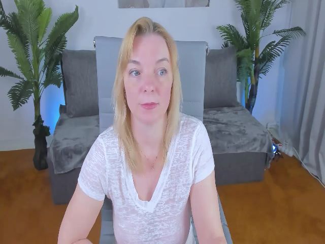 Live sex webcam photo for ReganLovely #271647152