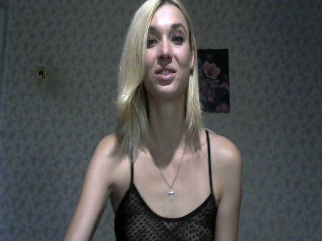 Live sex webcam photo for A_RichyKitty #271653700