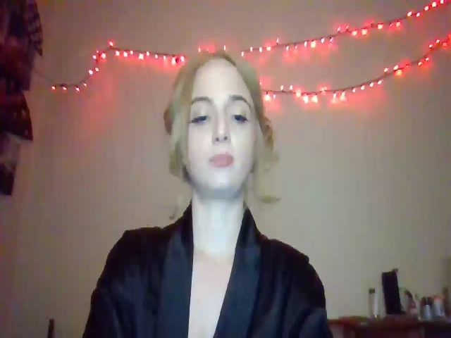 Live sex webcam photo for Leeanamae #271647216