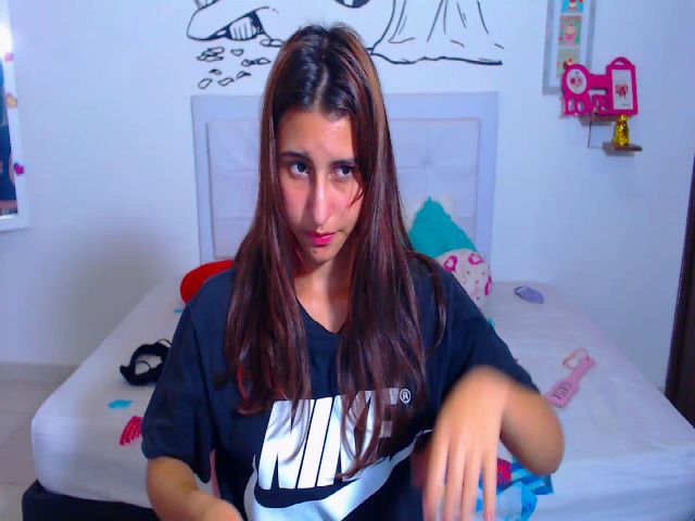 Live sex webcam photo for violeta09 #271650821