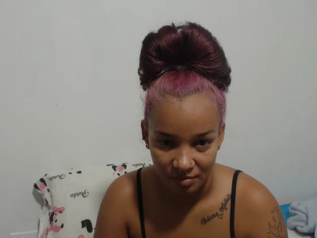 Live sex webcam photo for Tatiannahotx #271648528