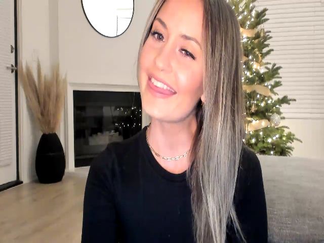 Live sex webcam photo for AlanaWylde #271647902