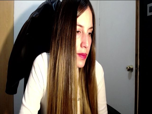 Live sex webcam photo for Alanaa_New #271650539