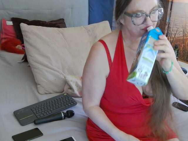 Live sex webcam photo for MucMilf59 #271652984