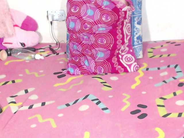 Live sex webcam photo for Leilaboobs #271649656