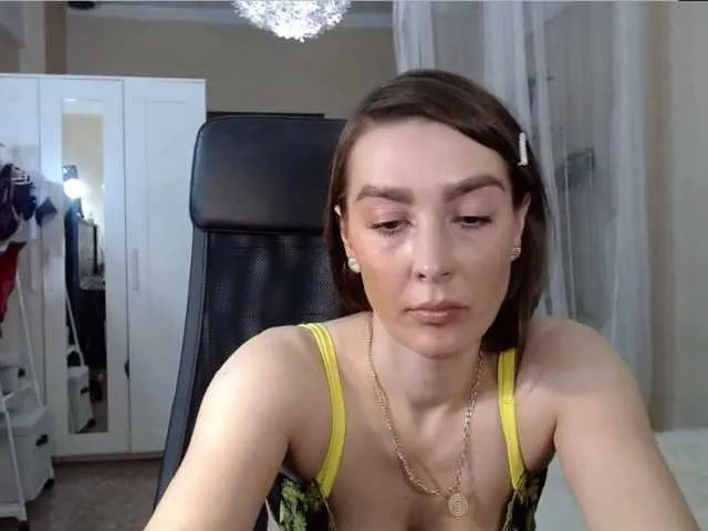 Live sex webcam photo for MilfRyhanne #271653413