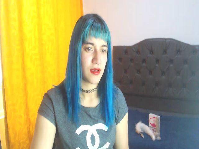 Live sex webcam photo for Carolinforbes #271658746