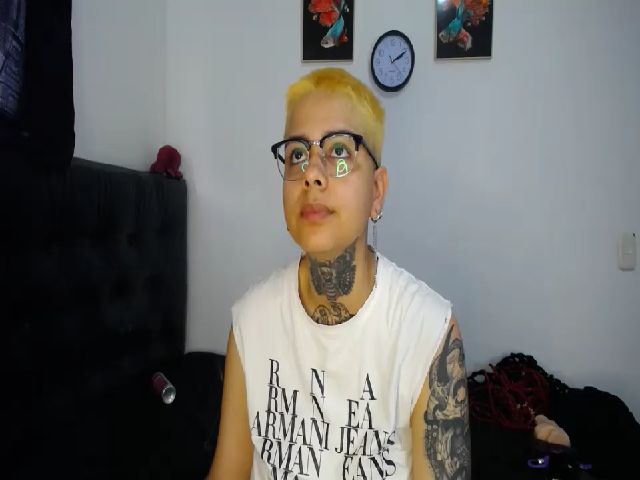 Live sex webcam photo for Greta_strongx #271658349