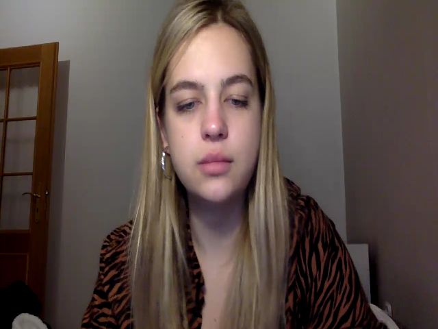 Live sex webcam photo for Princess_Ly2 #271646907