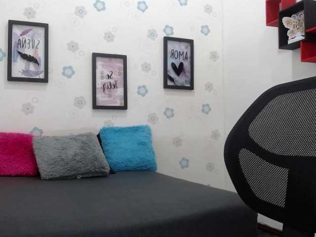 Live sex webcam photo for kendraaxl #271646391