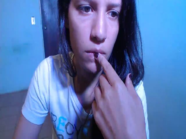 Live sex webcam photo for Shanyflores4 #271648448
