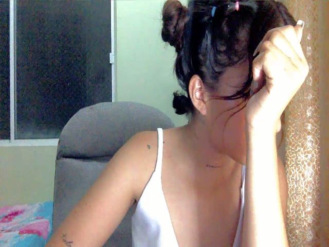 Live sex webcam photo for tinquerbell69 #271660525