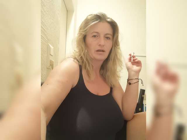 Live sex webcam photo for JennaDeluxe #288022530