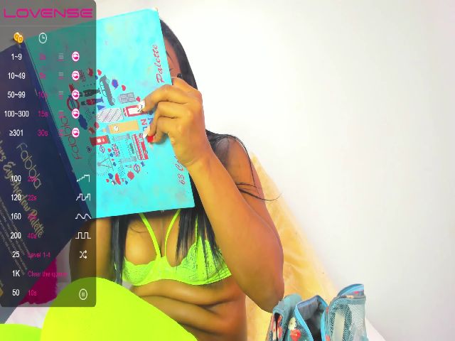Live sex webcam photo for Violeta_9910 #271659226