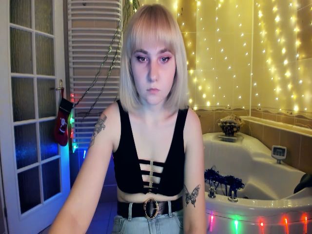 Live sex webcam photo for HannaLismont #271648451