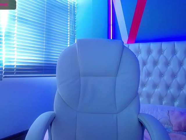 Live sex webcam photo for holly-sweet #271657863