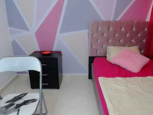 Live sex webcam photo for sexydanielita #271657303