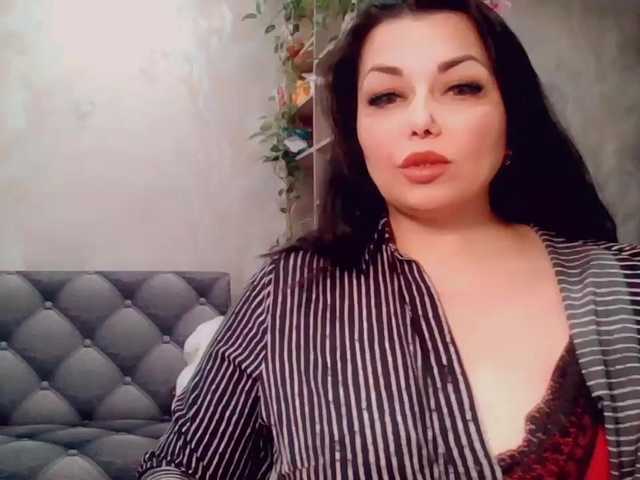 Live sex webcam photo for RealWorker #271652575