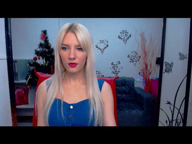 Live sex webcam photo for Aurora5 #271649210