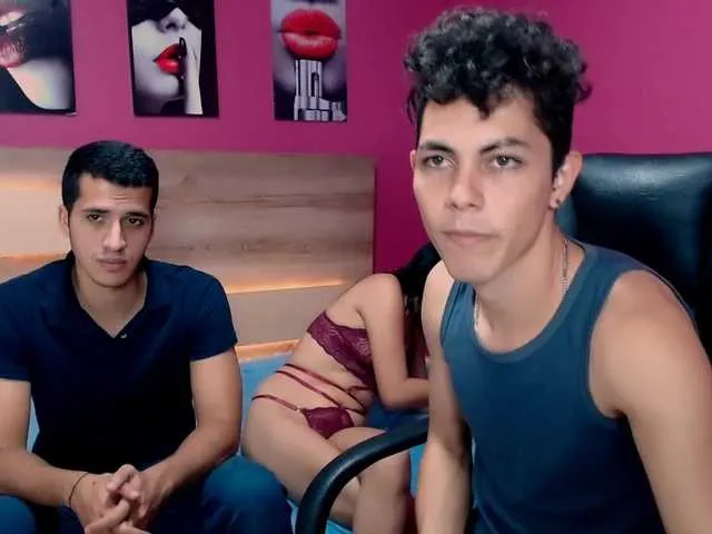 Live sex webcam photo for MonkeyShine #271656302