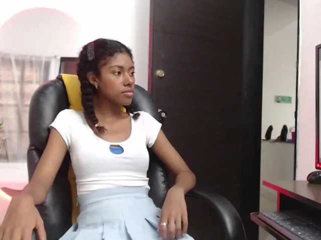 Live sex webcam photo for mia-m19 #271652874