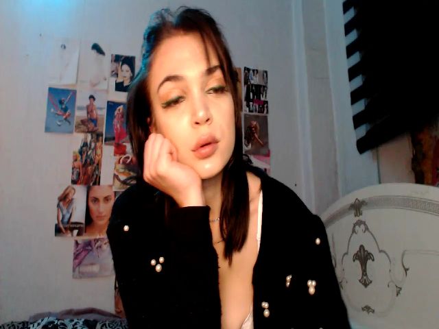 Live sex webcam photo for Bad_bitch_man #271655729