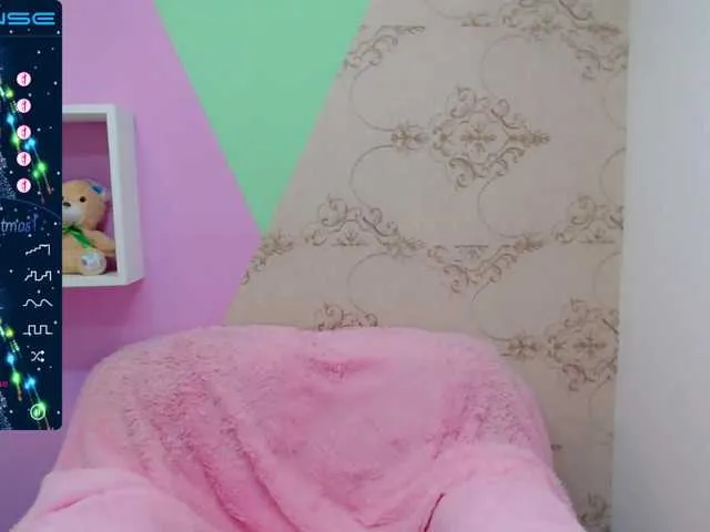 Live sex webcam photo for SharickHill #271645799