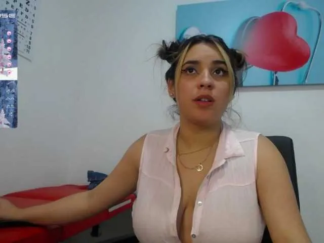 Live sex webcam photo for Shara-Sweet- #271657769