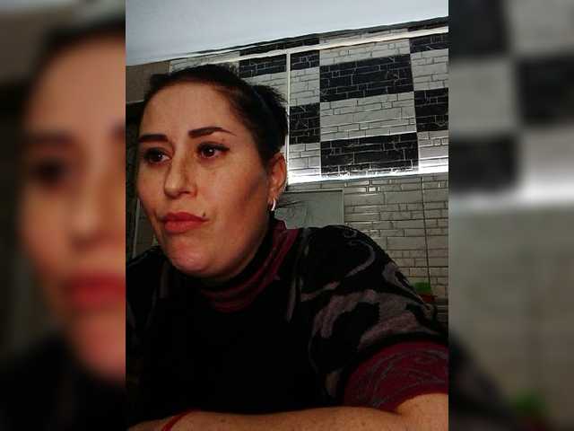 Live sex webcam photo for loriktwinss #271672097