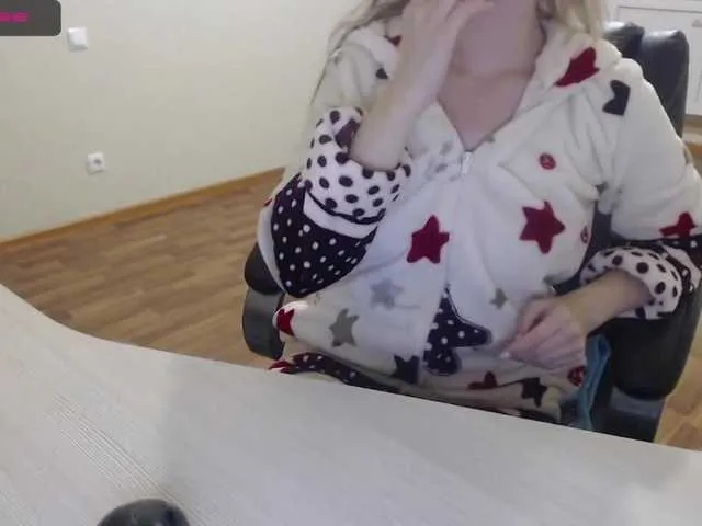 Live sex webcam photo for lisenok-888 #271672756