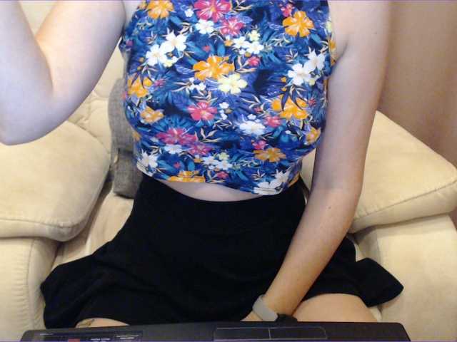 Live sex webcam photo for sweetdreams10 #271672262