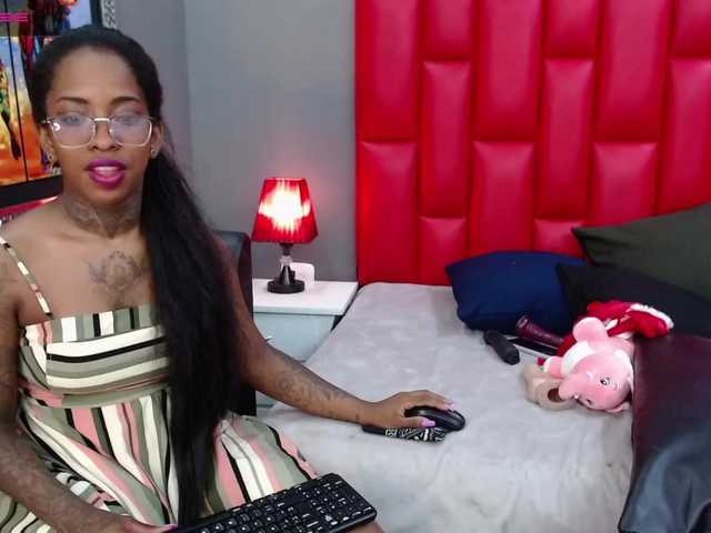 Live sex webcam photo for samantaafox #271672749