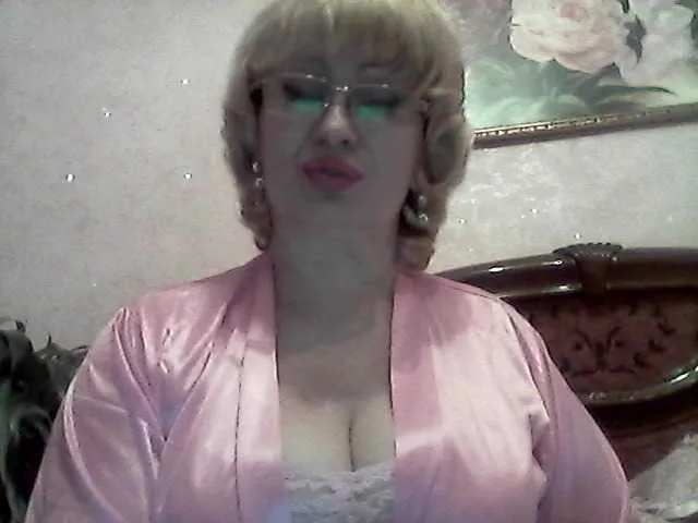 Live sex webcam photo for Ur-Mami #271672197