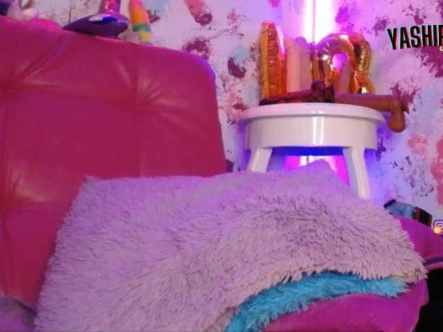 Live sex webcam photo for lucy-hot1 #271662168