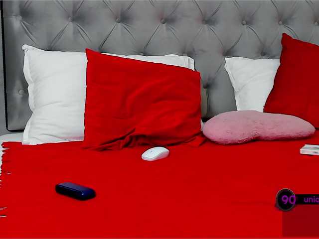 Live sex webcam photo for KimmyMorgan #271661360