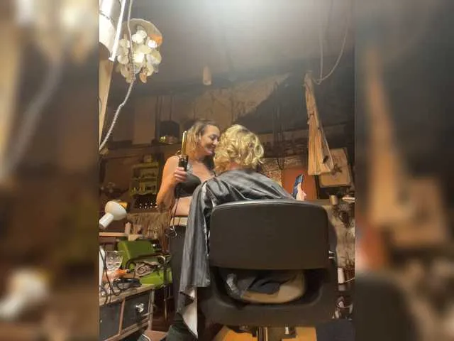 Live sex webcam photo for Esagee #271668507