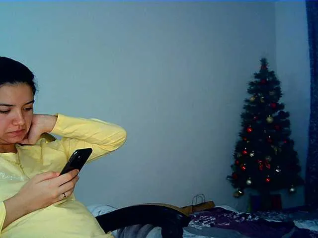 Live sex webcam photo for YOUNGCOUPLE20 #271672055